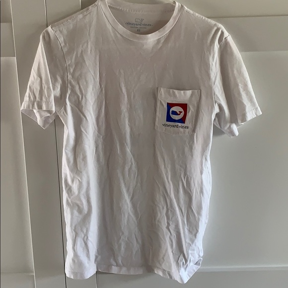 Men’s Vineyard Vines short sleeve tee. - Picture 1 of 4